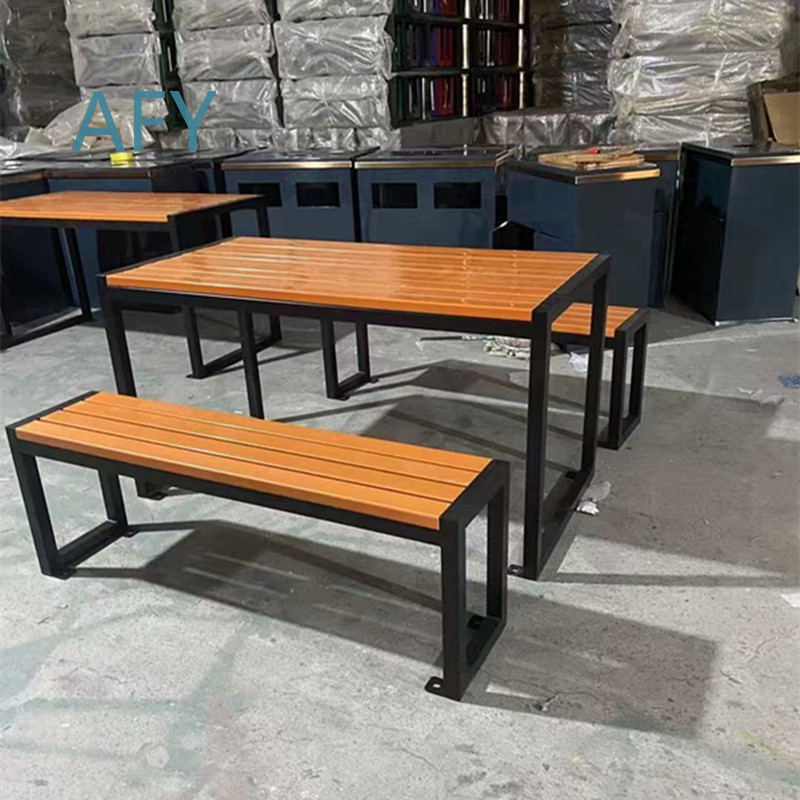 Conjunto de Mesa y Sillas Port - Gardening Tools For Elderly reseña y precio